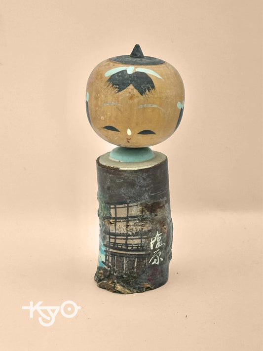 K10038 - Onsen souvenir kokeshi doll Japan