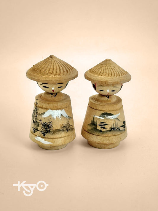 K05033 - A pair of vintage omiayge kokeshi
