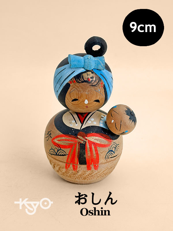K10160 - Omiyage Kokeshi de Suigō Itako 水郷潮来