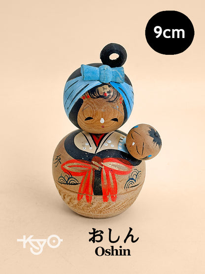 K10160 - Omiyage Kokeshi de Suigō Itako 水郷潮来