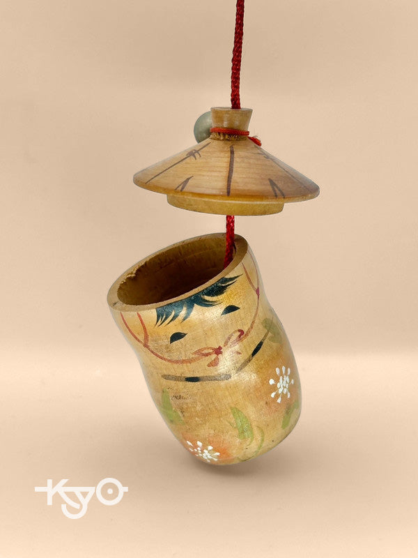 K05004 - Vintage Small Kokeshi box with bell