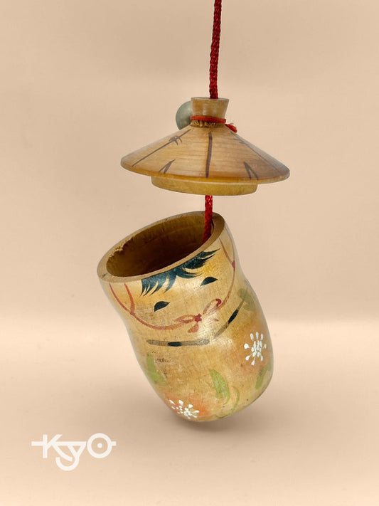 K05004 - Vintage Small Kokeshi box with bell