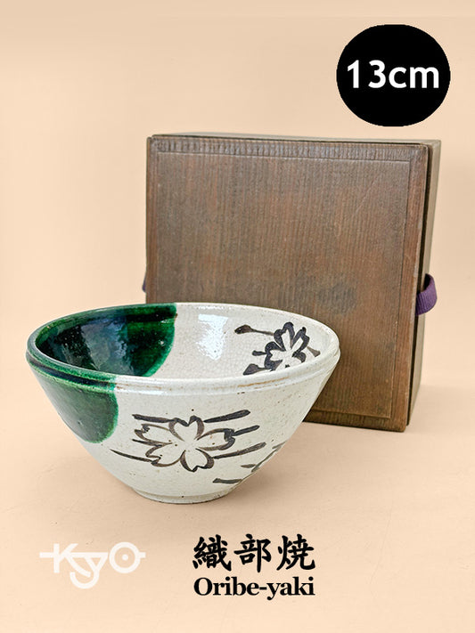 TC88 - Chawan Matcha Bowl of Oribe-yaki 織部焼