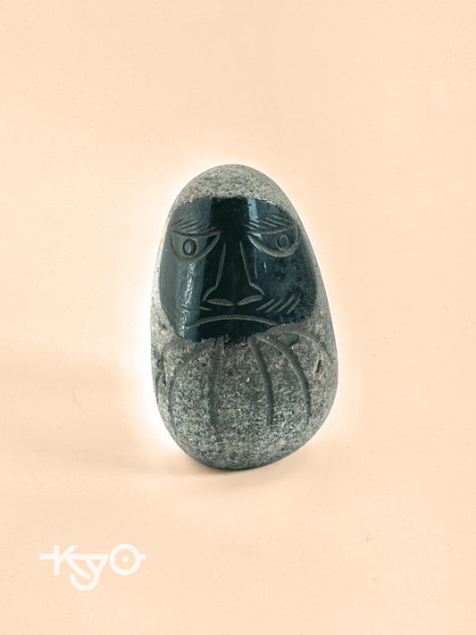FT134 - Hand crafted stone Daruma Doll 那智黒石