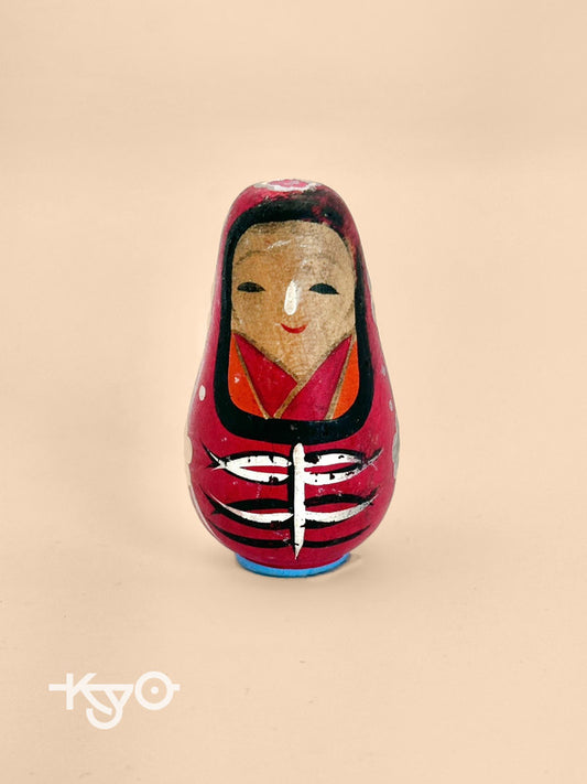 FT1280 - Vintage Okiagari Kobōshi daruma doll