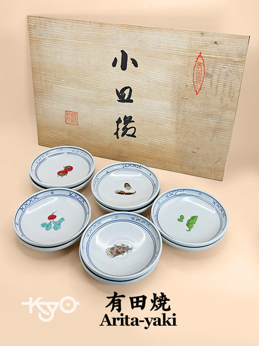TB127 - Set of Arita Porcelain Plates 有田焼